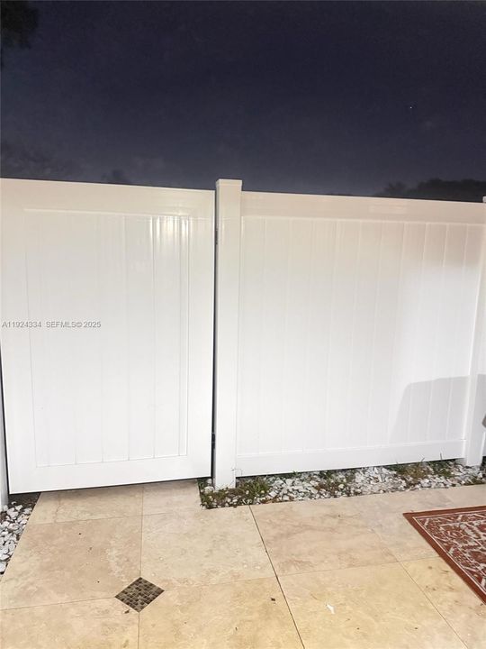 For Rent: $1,500 (1 beds, 1 baths, 720 Square Feet)