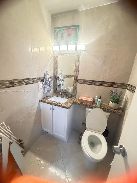 For Rent: $1,500 (1 beds, 1 baths, 720 Square Feet)