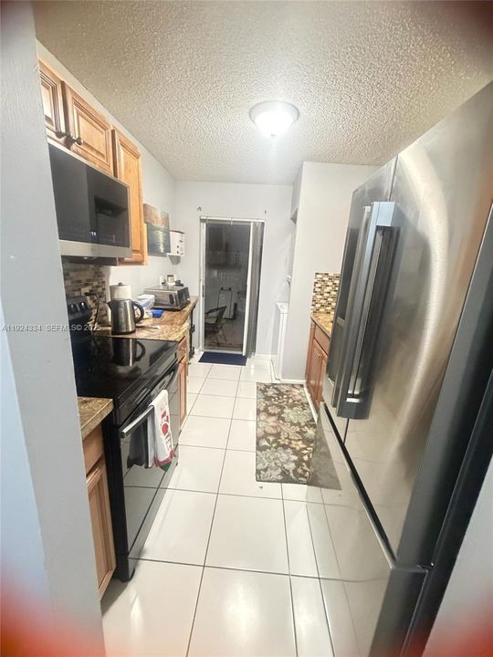 For Rent: $1,500 (1 beds, 1 baths, 720 Square Feet)