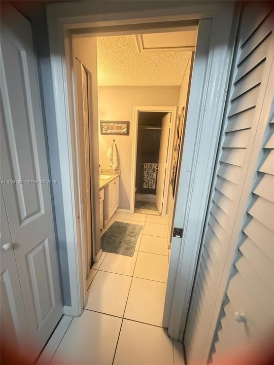 For Rent: $1,500 (1 beds, 1 baths, 720 Square Feet)