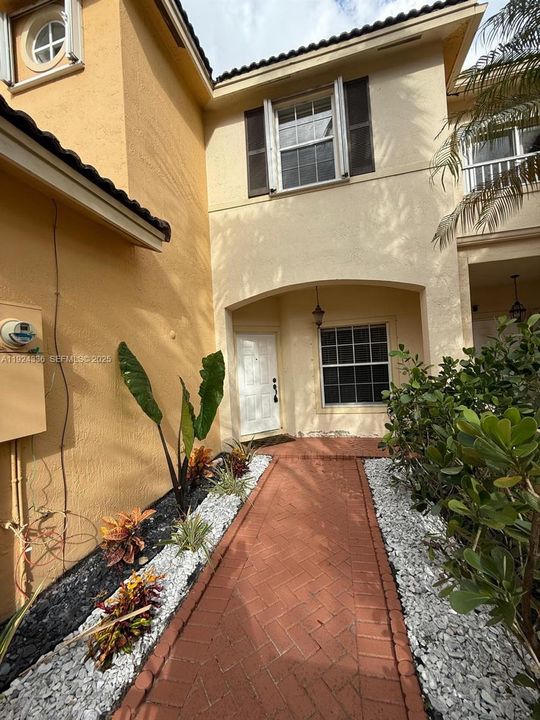 En Renta: $3,800 (3 camas, 2 baños, 2226 Pies cuadrados)