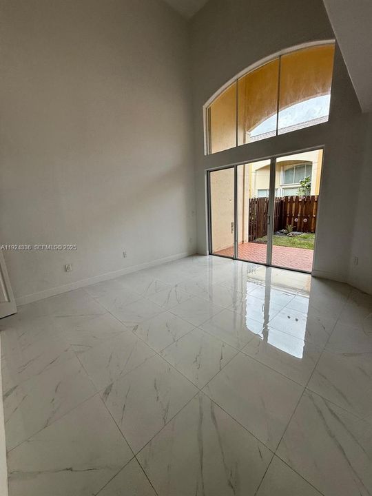 En Renta: $3,800 (3 camas, 2 baños, 2226 Pies cuadrados)