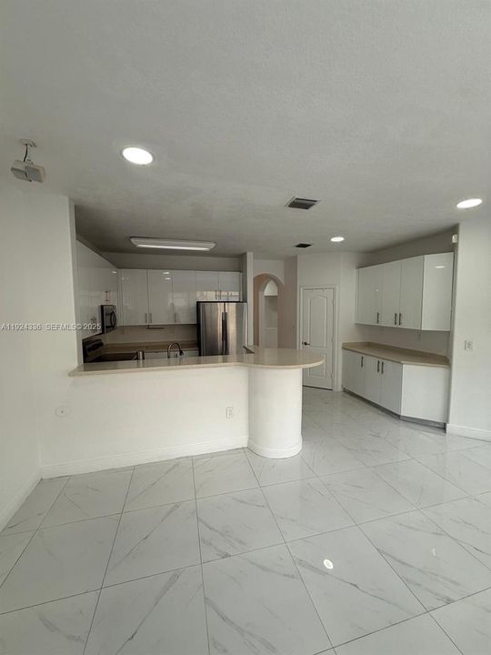 En Renta: $3,800 (3 camas, 2 baños, 2226 Pies cuadrados)