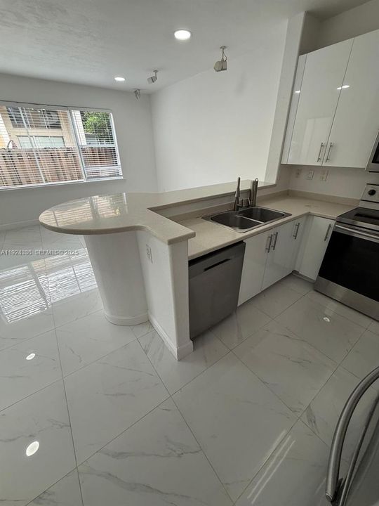 En Renta: $3,800 (3 camas, 2 baños, 2226 Pies cuadrados)