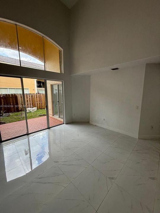 En Renta: $3,800 (3 camas, 2 baños, 2226 Pies cuadrados)