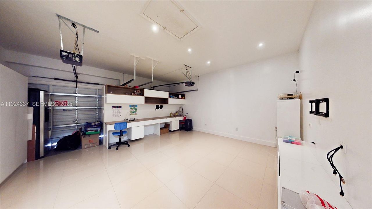 En Renta: $5,500 (4 camas, 3 baños, 3012 Pies cuadrados)