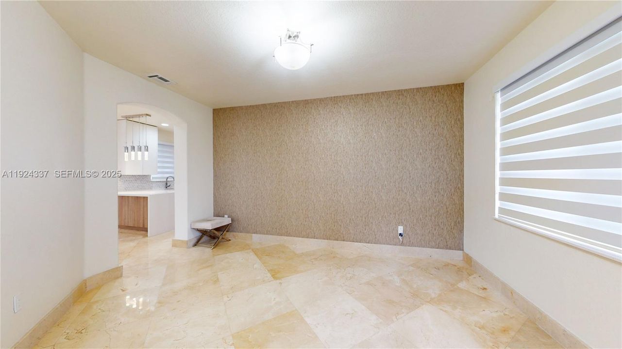 En Renta: $5,500 (4 camas, 3 baños, 3012 Pies cuadrados)