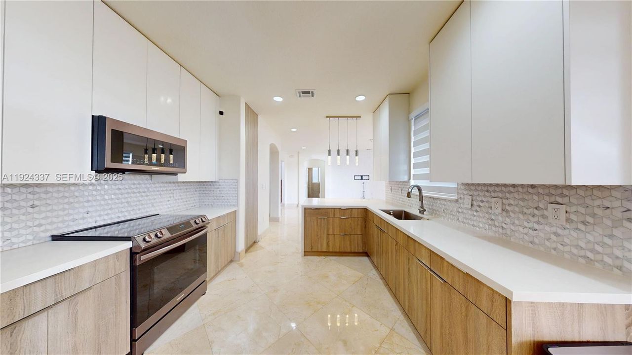 En Renta: $5,500 (4 camas, 3 baños, 3012 Pies cuadrados)