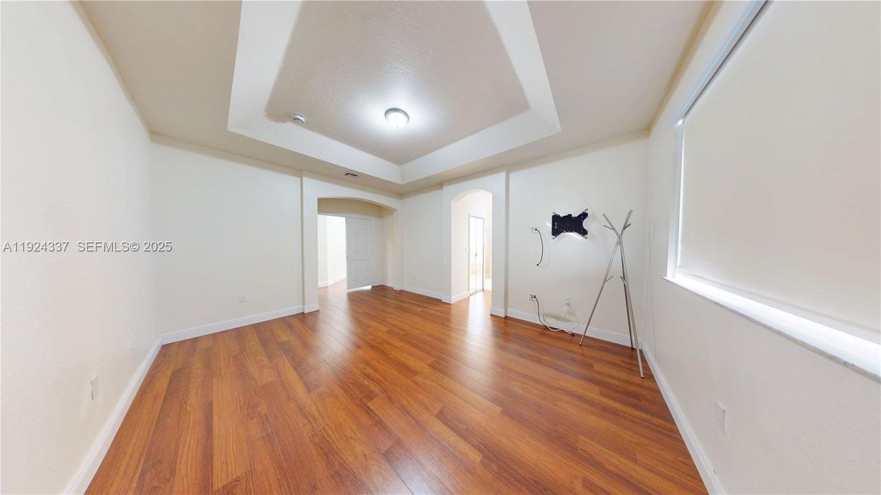 En Renta: $5,500 (4 camas, 3 baños, 3012 Pies cuadrados)