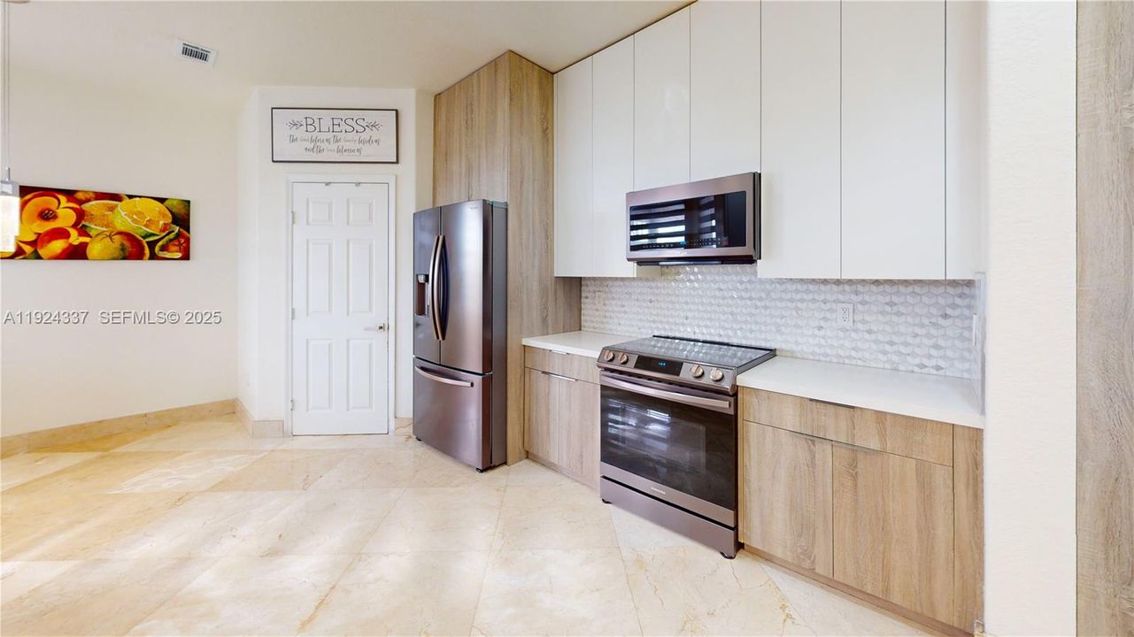 En Renta: $5,500 (4 camas, 3 baños, 3012 Pies cuadrados)