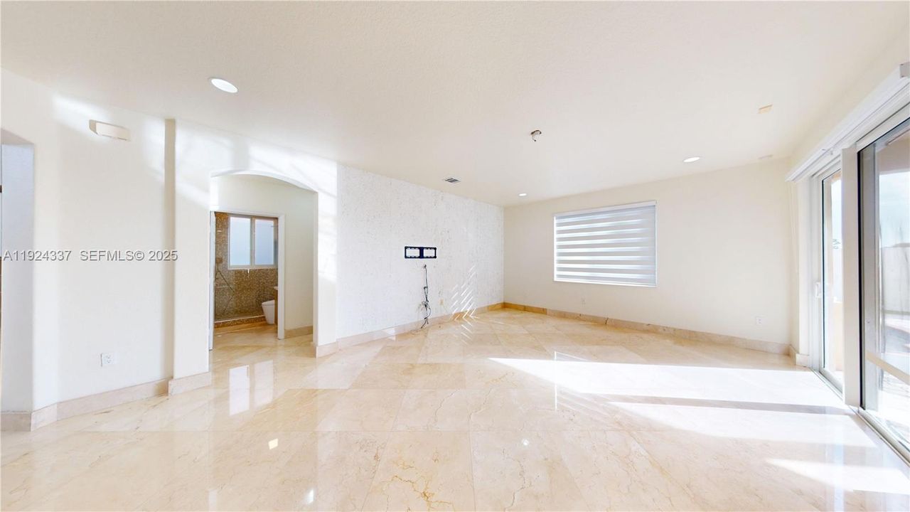 En Renta: $5,500 (4 camas, 3 baños, 3012 Pies cuadrados)