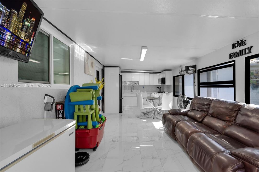 For Rent: $3,200 (3 beds, 2 baths, 1265 Square Feet)