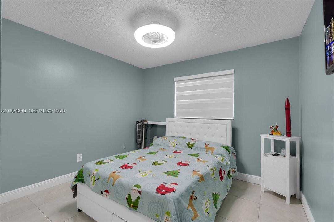 For Rent: $3,200 (3 beds, 2 baths, 1265 Square Feet)