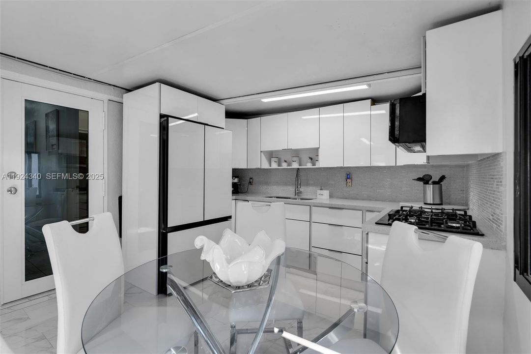 For Rent: $3,200 (3 beds, 2 baths, 1265 Square Feet)