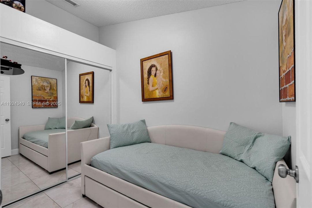 For Rent: $3,200 (3 beds, 2 baths, 1265 Square Feet)