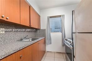 For Rent: $1,600 (0 beds, 1 baths, 550 Square Feet)