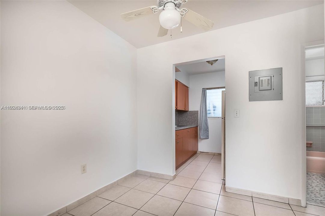 For Rent: $1,600 (0 beds, 1 baths, 550 Square Feet)