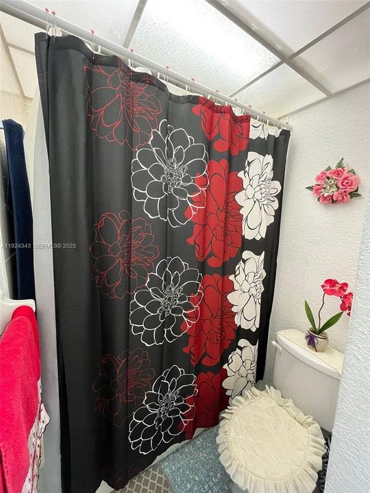 待售: $239,000 (2 贝兹, 2 浴室, 890 平方英尺)