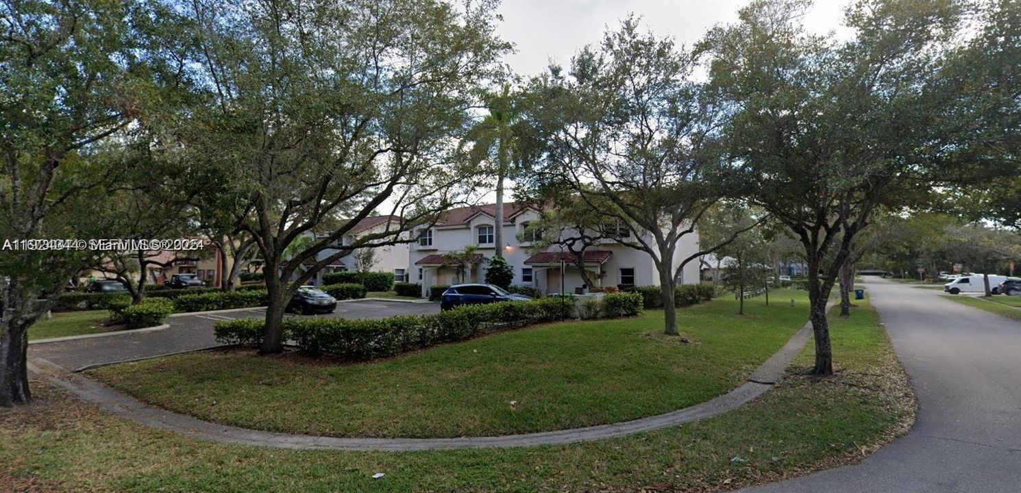 For Rent: $2,275 (2 beds, 2 baths, 1022 Square Feet)