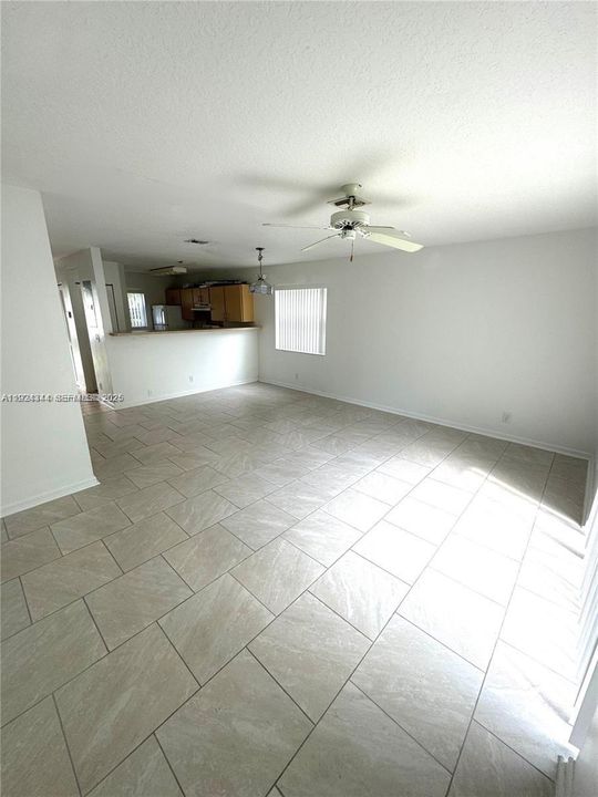 For Rent: $2,275 (2 beds, 2 baths, 1022 Square Feet)