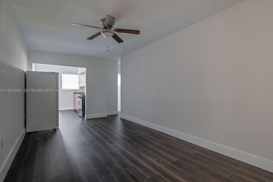 В аренду: $1,600 (2 спален, 1 ванн, 5816 Квадратных фут)