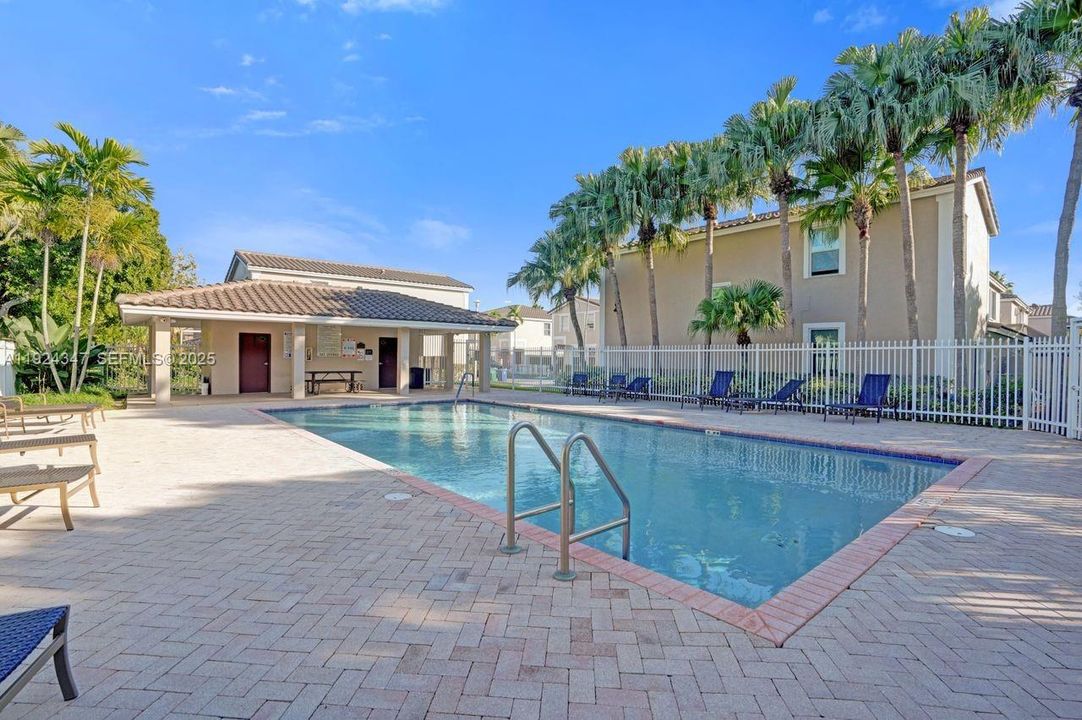 En Venta: $450,000 (3 camas, 2 baños, 1524 Pies cuadrados)