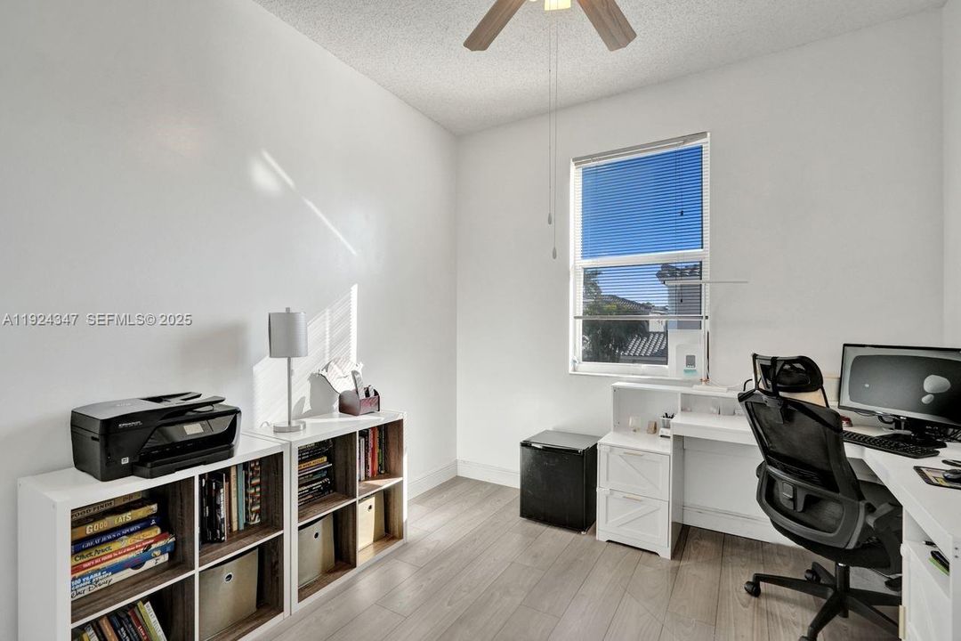 En Venta: $450,000 (3 camas, 2 baños, 1524 Pies cuadrados)