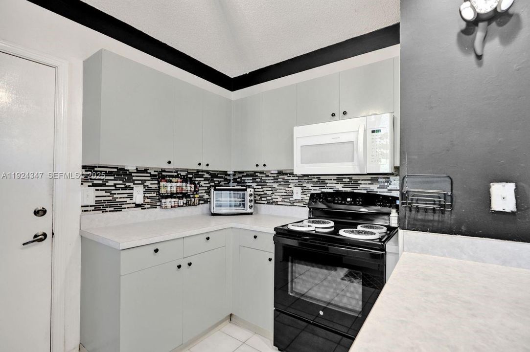 En Venta: $450,000 (3 camas, 2 baños, 1524 Pies cuadrados)