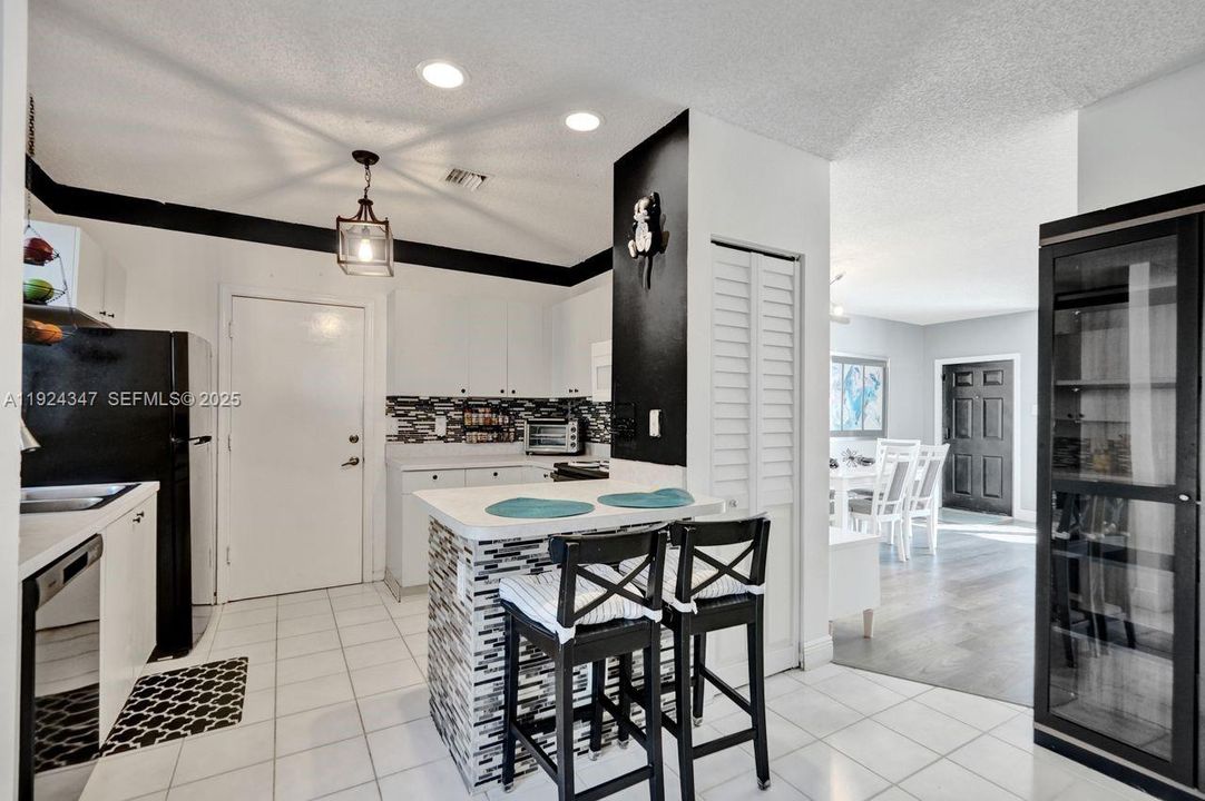 En Venta: $450,000 (3 camas, 2 baños, 1524 Pies cuadrados)