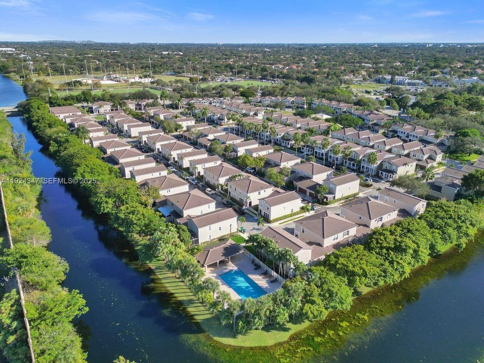 En Venta: $450,000 (3 camas, 2 baños, 1524 Pies cuadrados)