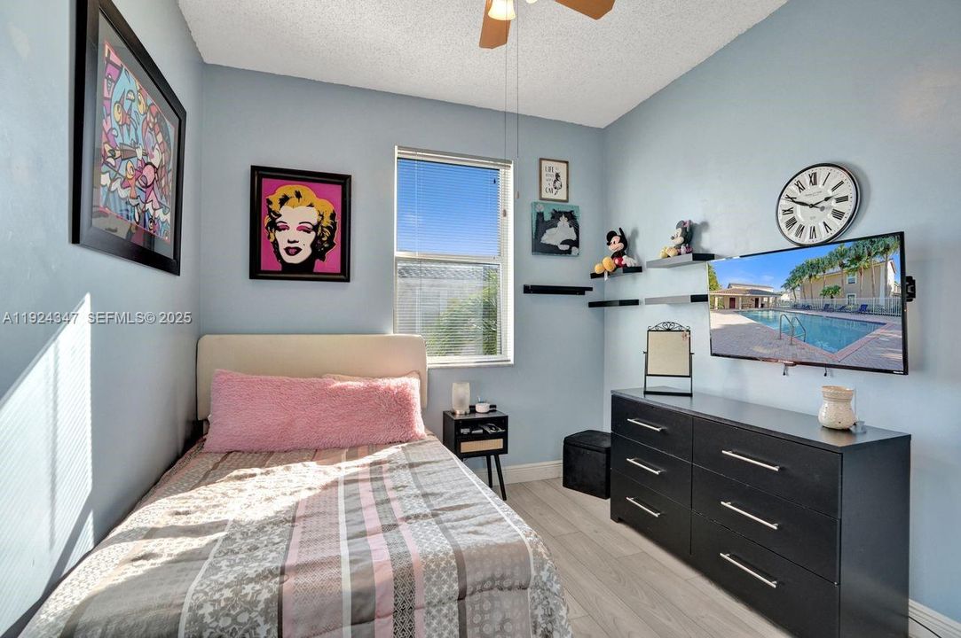 En Venta: $450,000 (3 camas, 2 baños, 1524 Pies cuadrados)