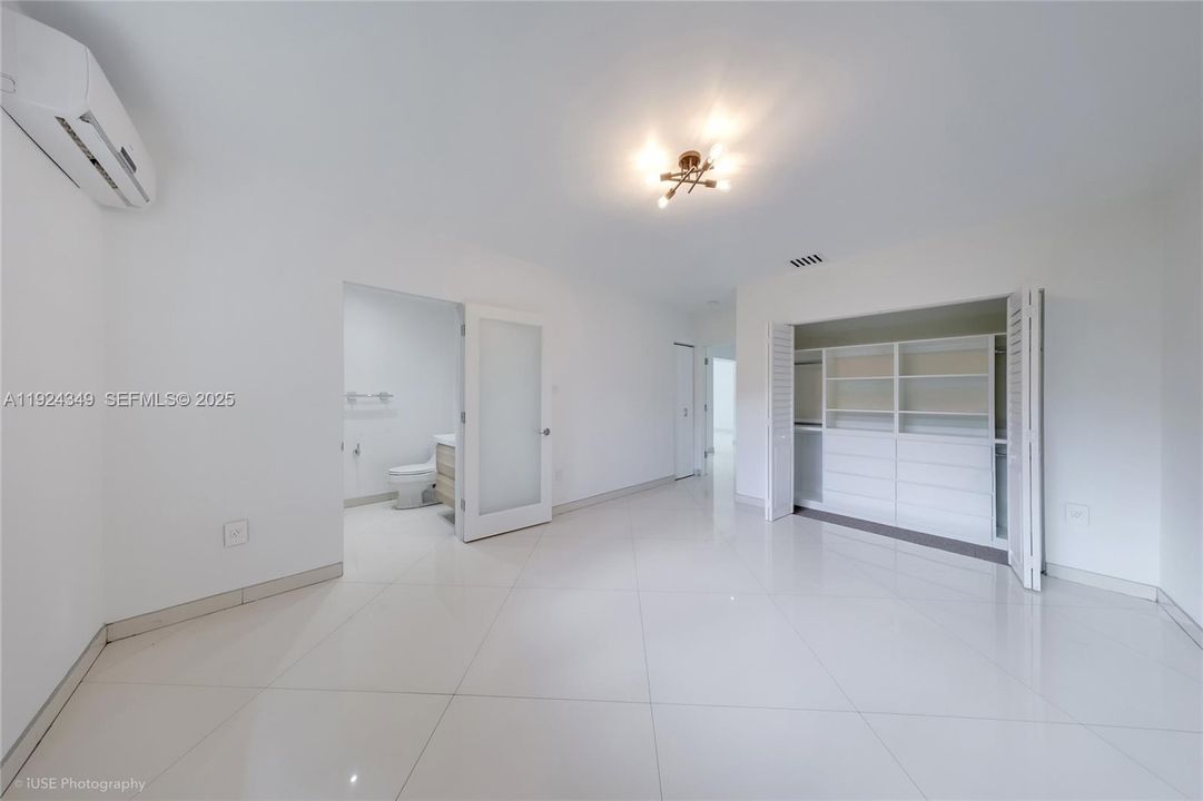 For Rent: $15,000 (3 beds, 2 baths, 2322 Square Feet)