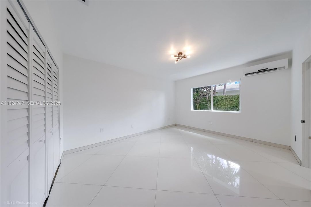 For Rent: $15,000 (3 beds, 2 baths, 2322 Square Feet)