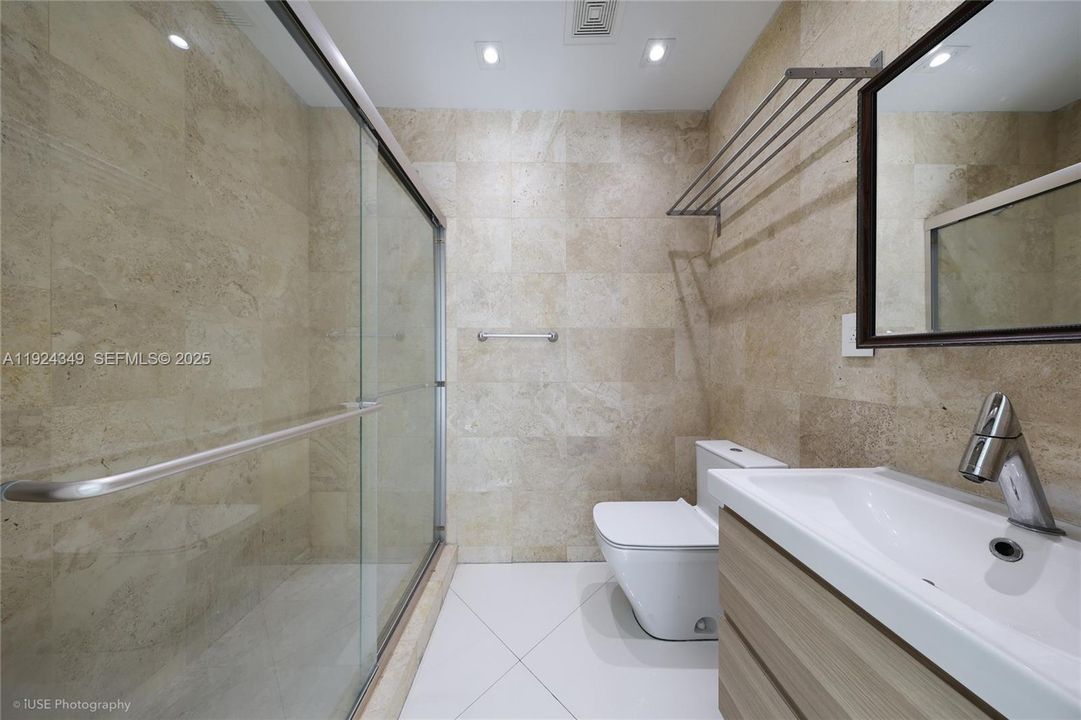 For Rent: $15,000 (3 beds, 2 baths, 2322 Square Feet)