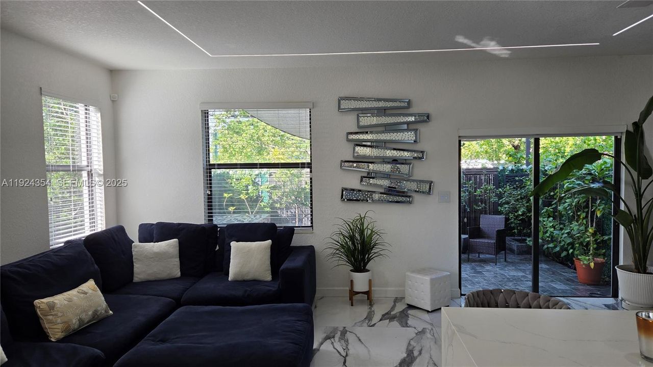 На продажу: $649,999 (4 спален, 3 ванн, 2086 Квадратных фут)