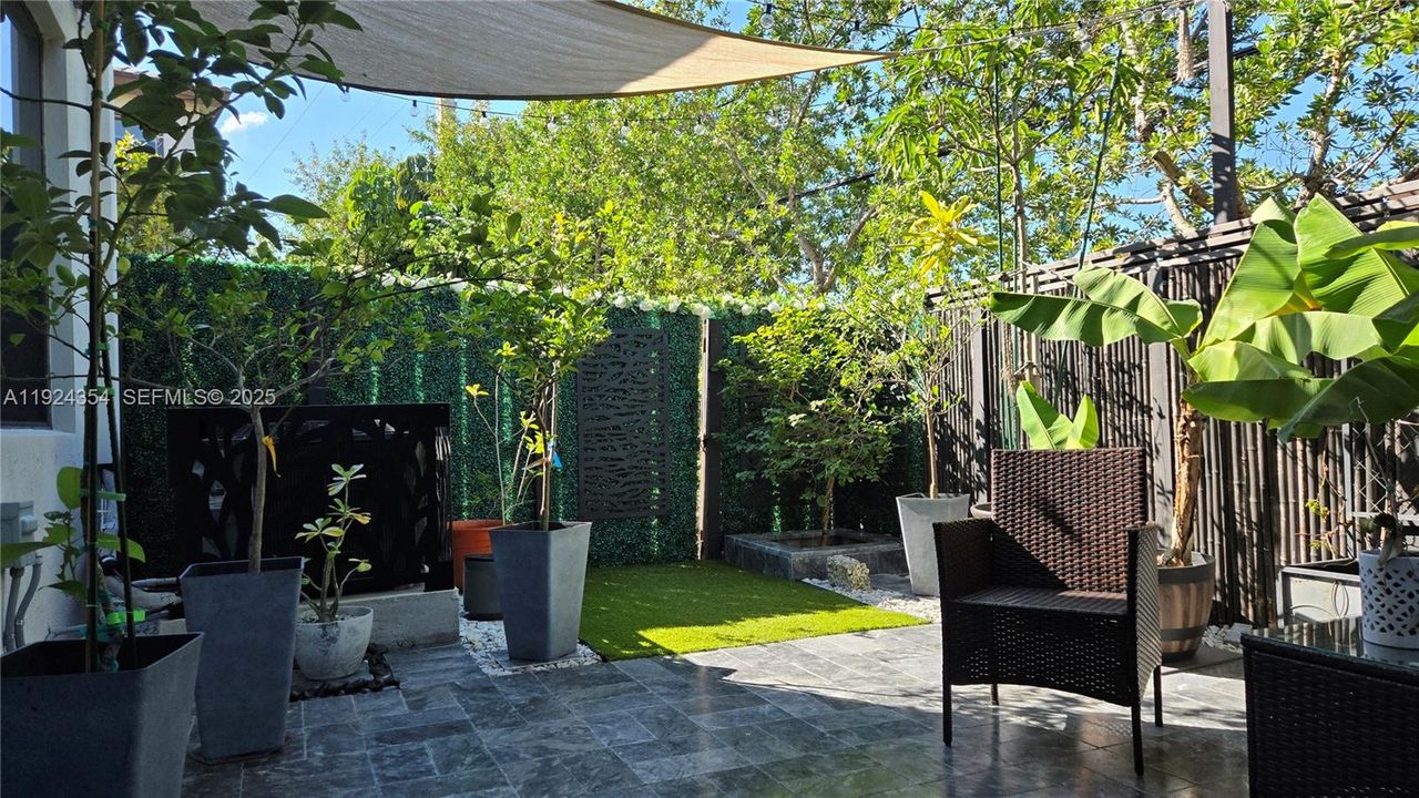 For Sale: $649,999 (4 beds, 3 baths, 2086 Square Feet)