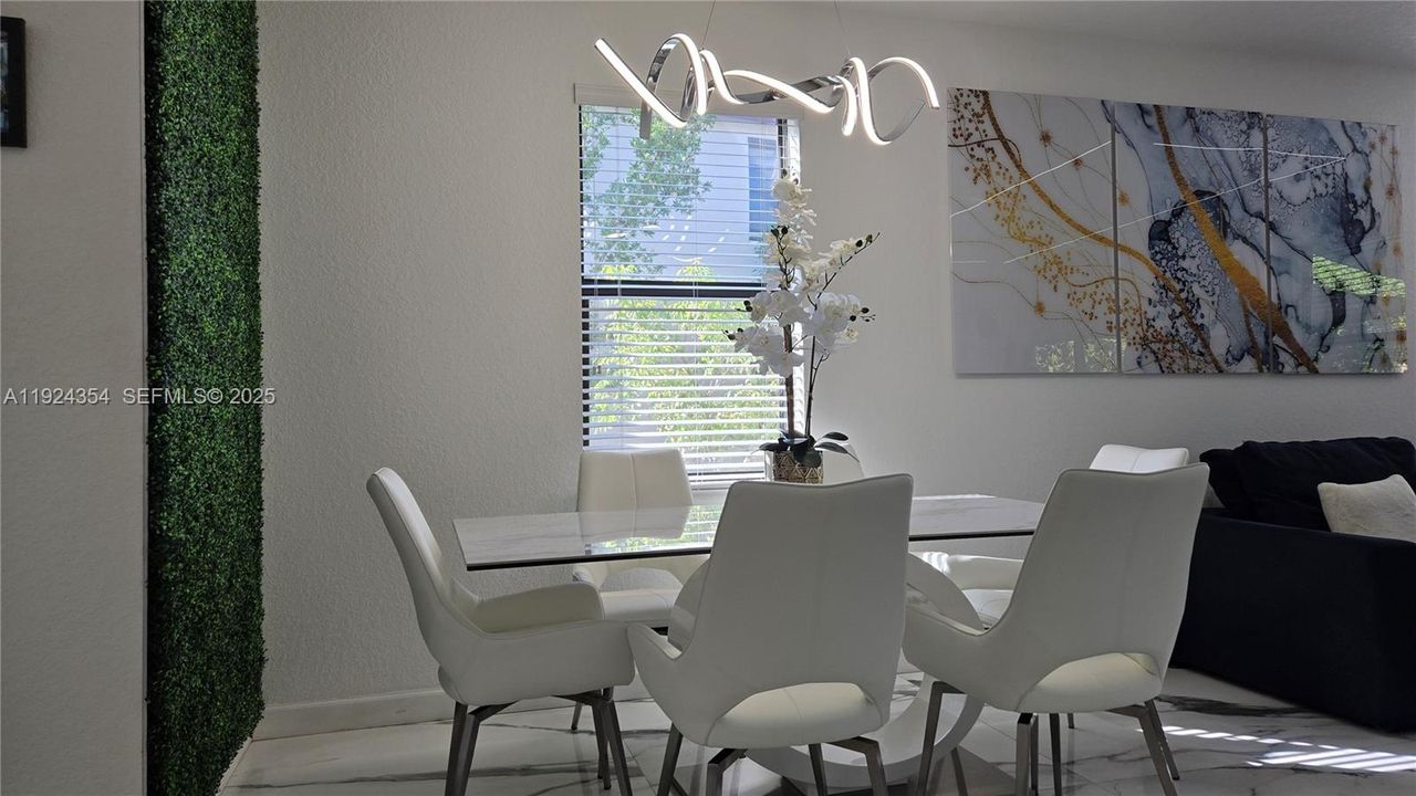 For Sale: $649,999 (4 beds, 3 baths, 2086 Square Feet)