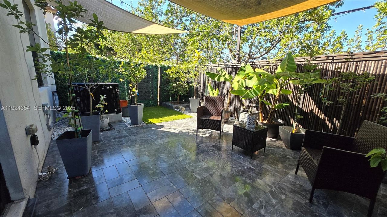 For Sale: $649,999 (4 beds, 3 baths, 2086 Square Feet)