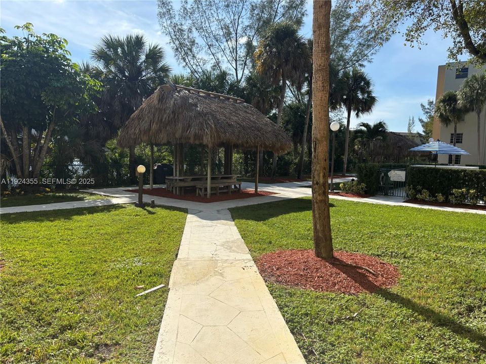 待售: $289,000 (3 贝兹, 2 浴室, 1206 平方英尺)