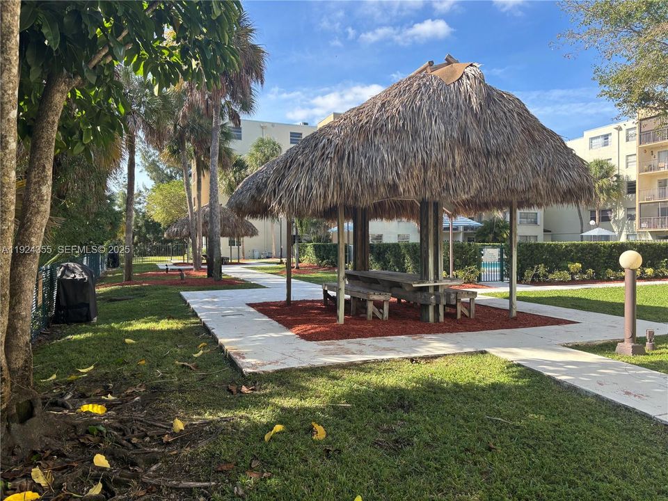 待售: $289,000 (3 贝兹, 2 浴室, 1206 平方英尺)