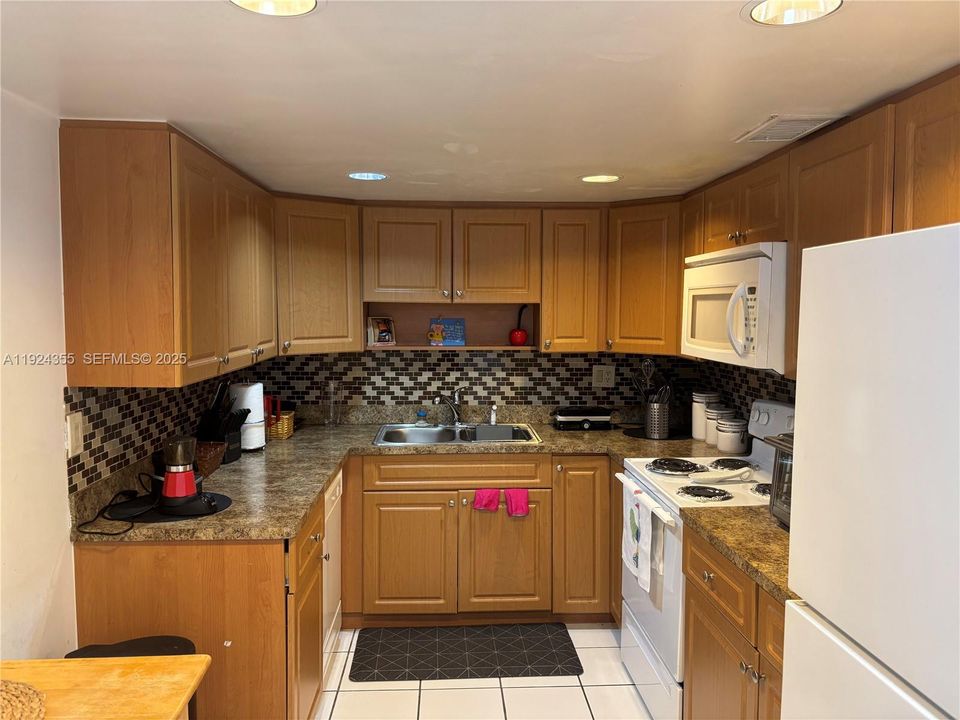 待售: $289,000 (3 贝兹, 2 浴室, 1206 平方英尺)