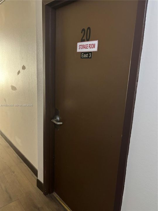 待售: $289,000 (3 贝兹, 2 浴室, 1206 平方英尺)