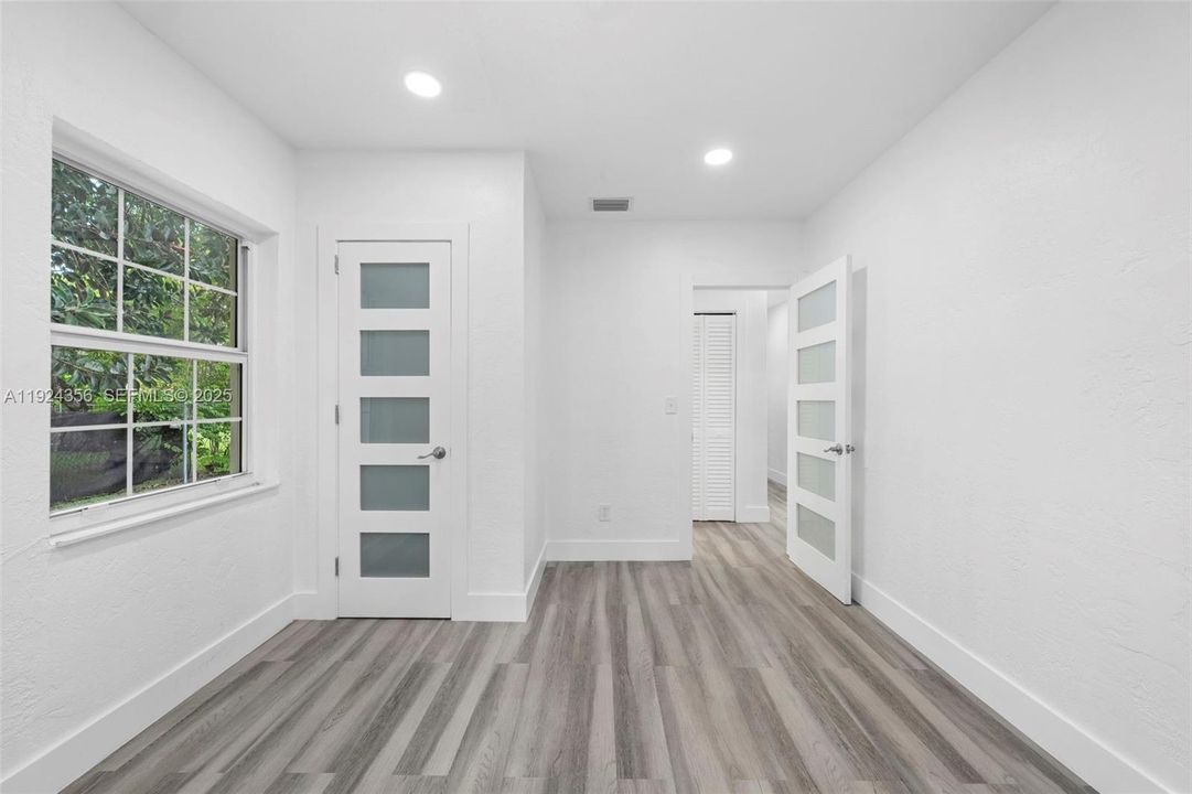 For Sale: $790,000 (3 beds, 1 baths, 1154 Square Feet)