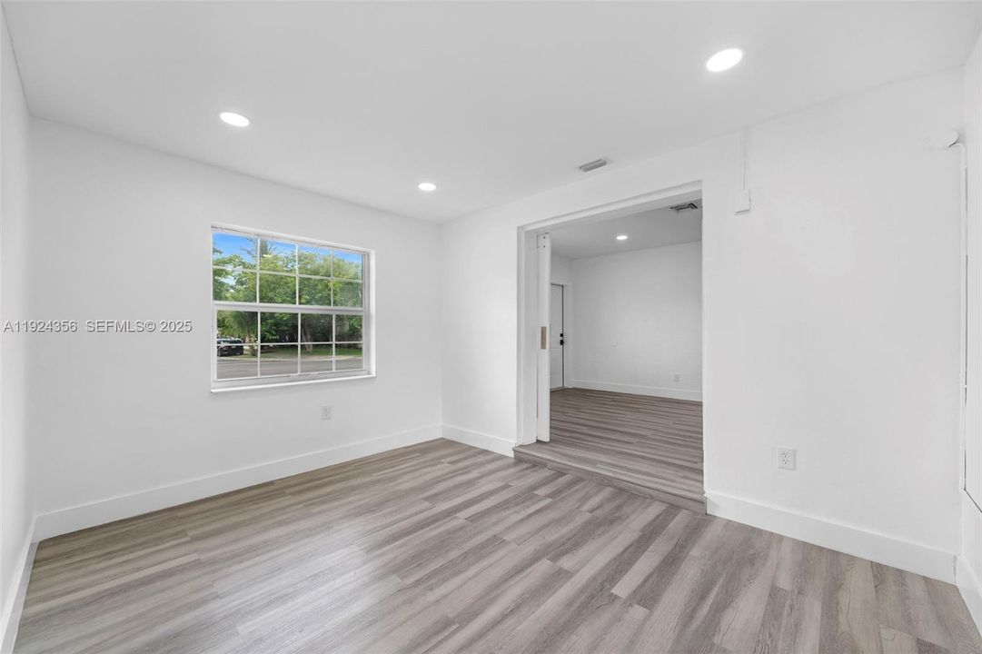 For Sale: $790,000 (3 beds, 1 baths, 1154 Square Feet)