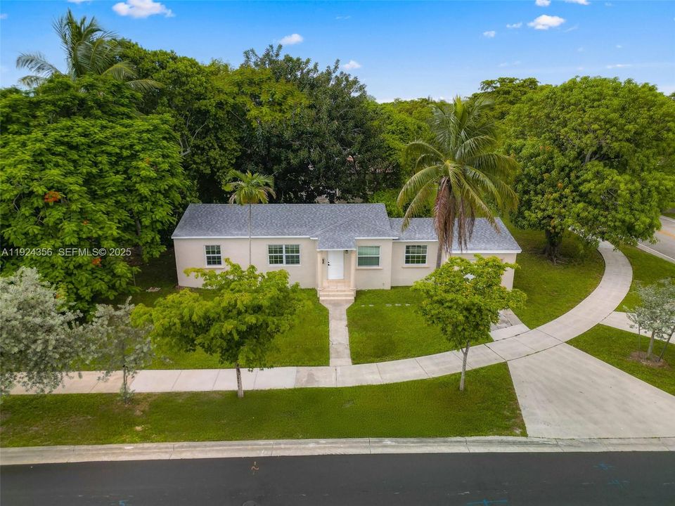 For Sale: $790,000 (3 beds, 1 baths, 1154 Square Feet)