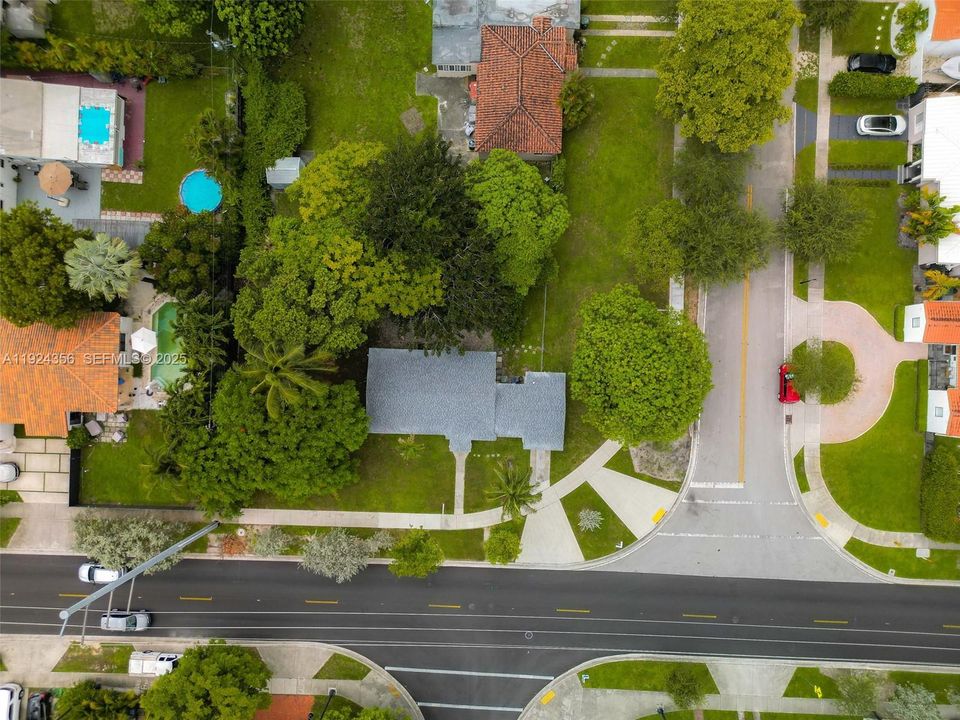 For Sale: $790,000 (3 beds, 1 baths, 1154 Square Feet)