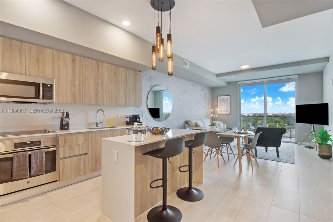 For Sale: $599,990 (1 beds, 1 baths, 808 Square Feet)