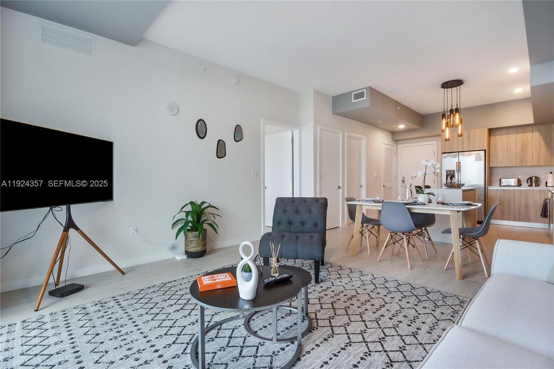 For Sale: $599,990 (1 beds, 1 baths, 808 Square Feet)
