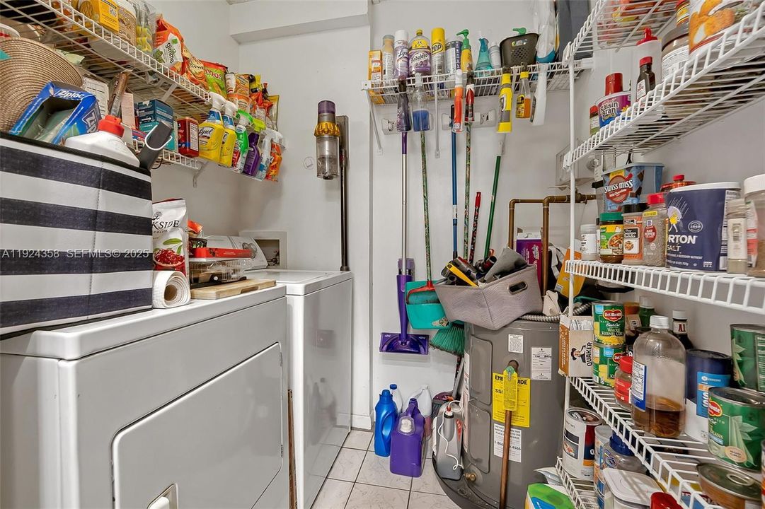 待售: $339,900 (2 贝兹, 2 浴室, 954 平方英尺)