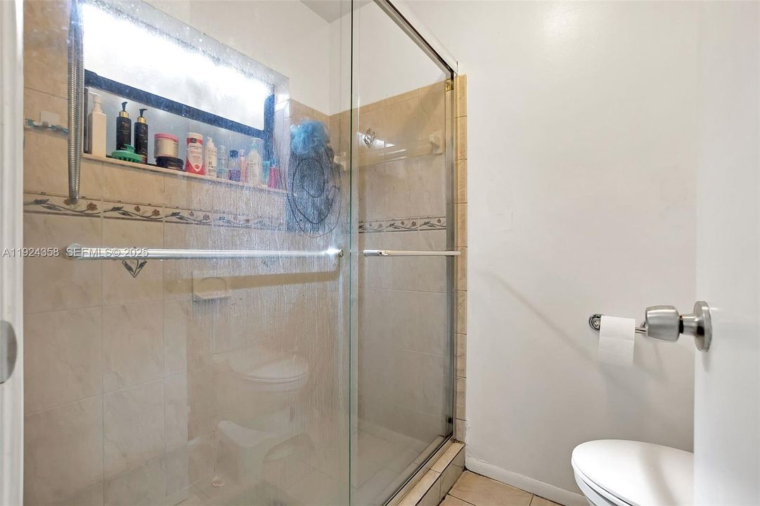 待售: $339,900 (2 贝兹, 2 浴室, 954 平方英尺)